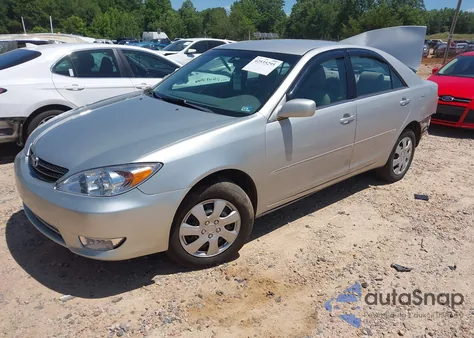 2004 Toyota Camry Le/Xle/Se from USA, damaged, VIN 4T1BE30K64U346562